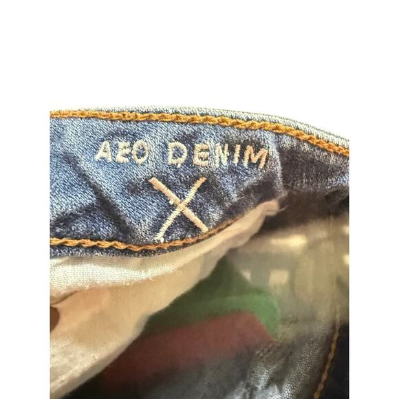 American Eagle AEO Denium Super Hi Rise Shortie Women's Size 10 Shorts - Picture 2 of 5